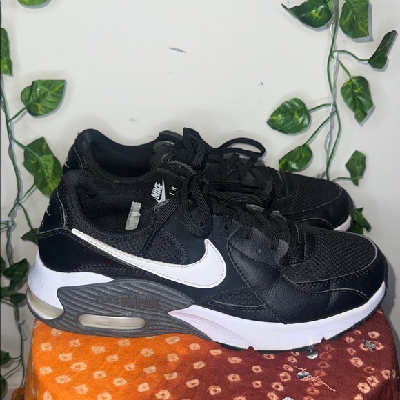 Women's Air Max Excee Sneakers Black & White - Picture 10 of 13